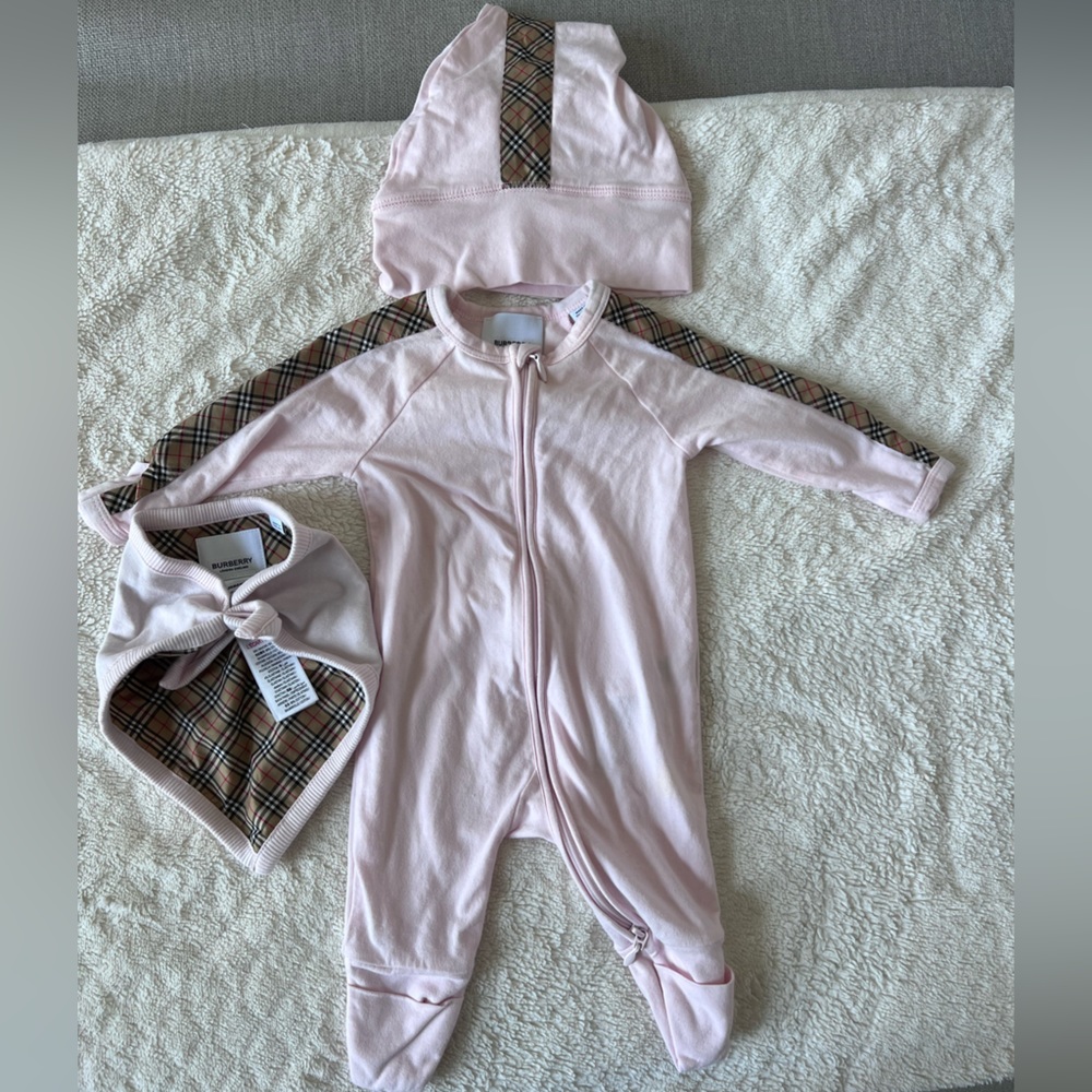 Burberry onesie newborn 3 piece set